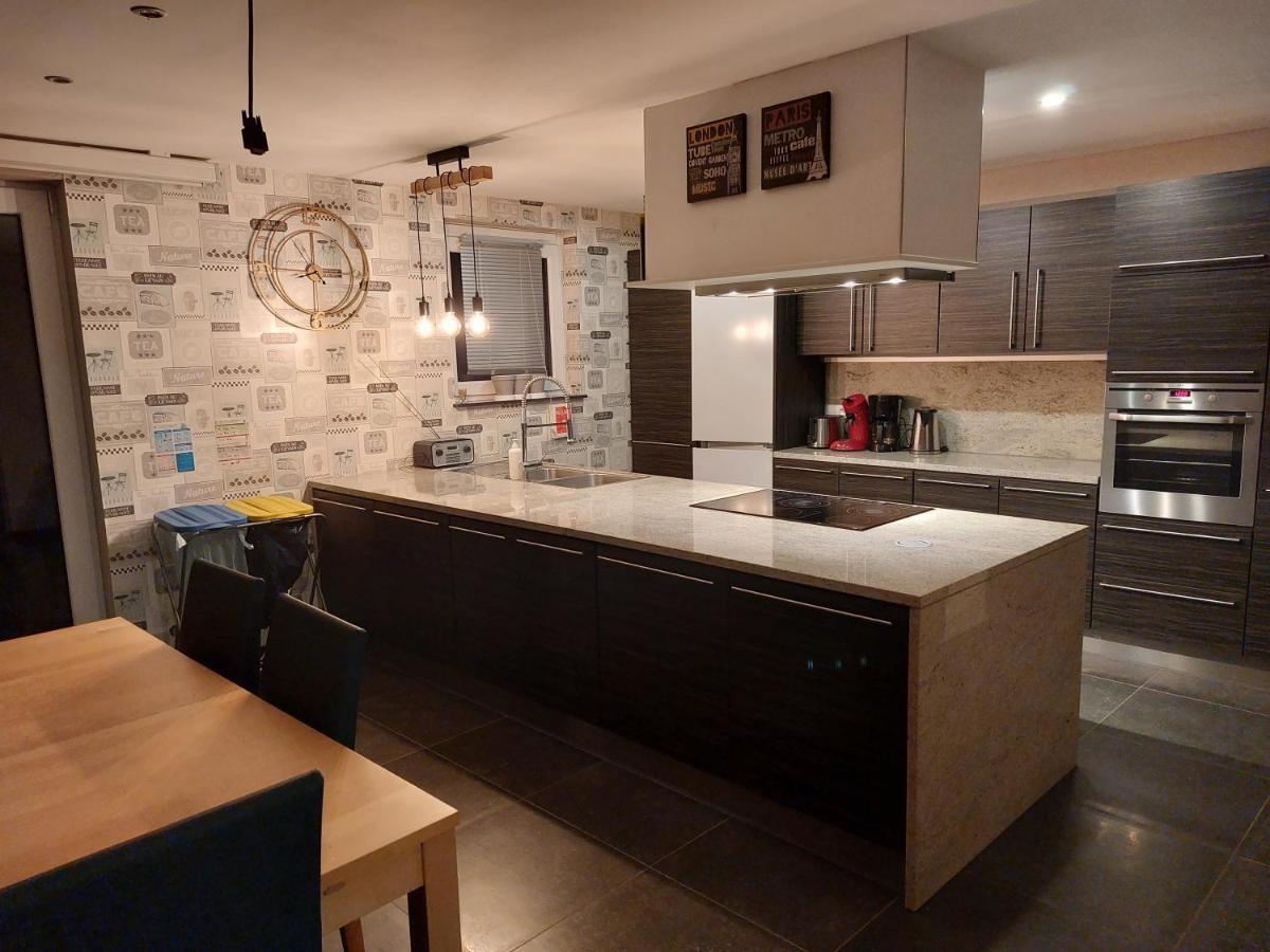 Le Reposoir Maison Spacieuse Avec Feu Au Bois Bertogne Экстерьер фото